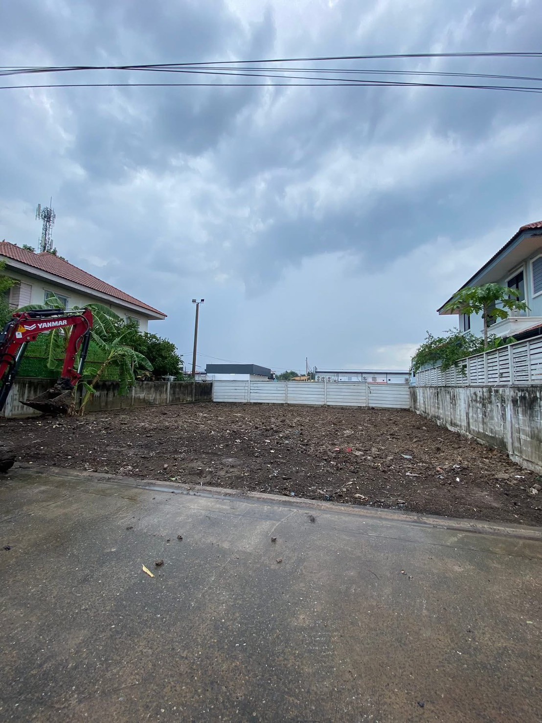 23 - https://รับตัดต้นไม้ตัดหญ้าสสมาน.com | รับตัดต้นไม้ตัดหญ้า ส.สมาน บริการรับตัดต้นไม้กรุงเทพและปริมณฑลครบวงจรโดยทีมงานมืออาชีพ ตัดแต่งกิ่ง โค่นต้นไม้ใหญ่ เคลียร์พื้นที่รกร้าง จัดสวน พร้อมขนทิ้ง ปลอดภัย รวดเร็ว ราคาเป็นกันเอง